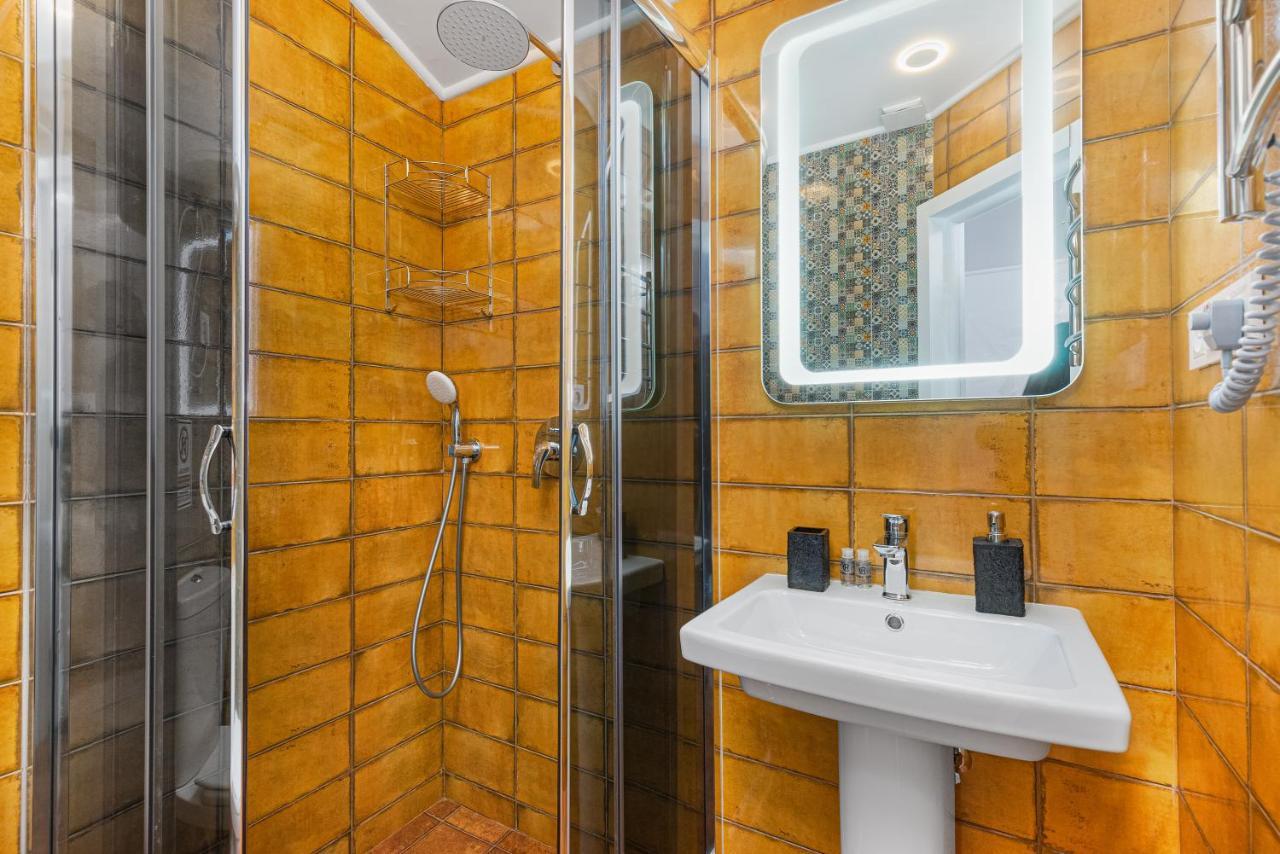 Appart Hotel Lyon D'Opera Oldenburg Bagian luar foto